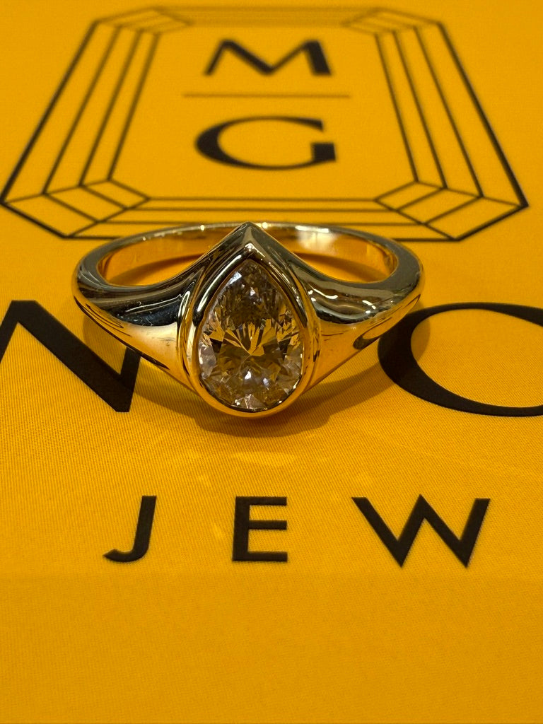 Pear Signet – 0,75 ct Gelbgold